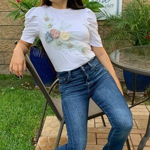 White blouse with short puffed sleeve💕